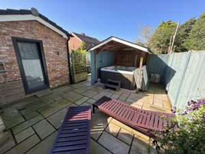 Hot Tub Area - click for photo gallery